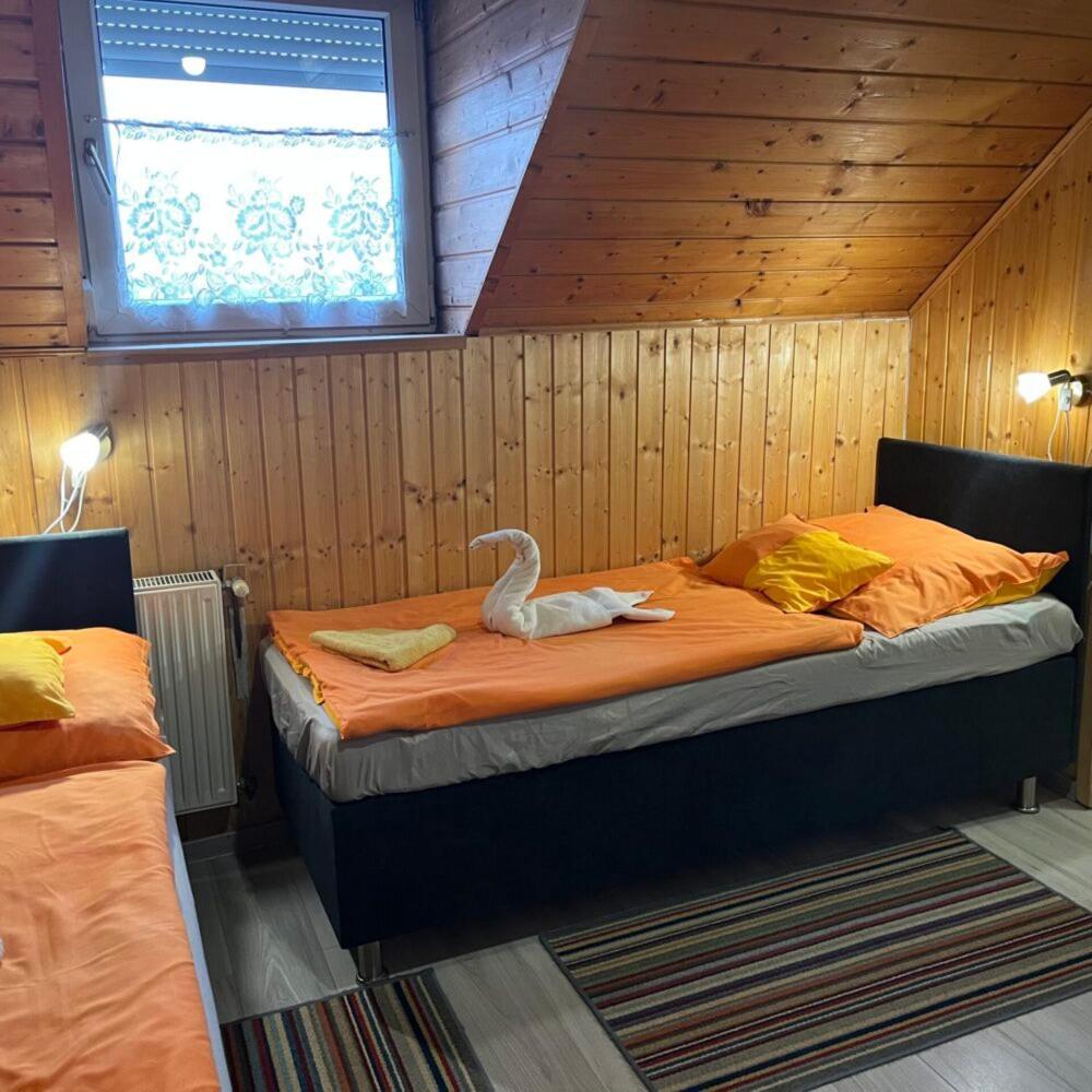 Bed and Breakfast Lenzl's Panzió Szigetvár Exterior foto