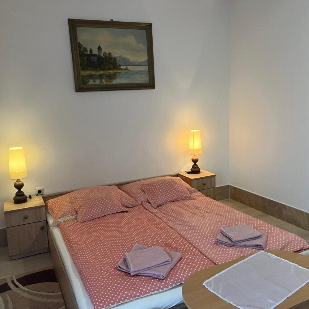 Bed and Breakfast Lenzl's Panzió Szigetvár Exterior foto