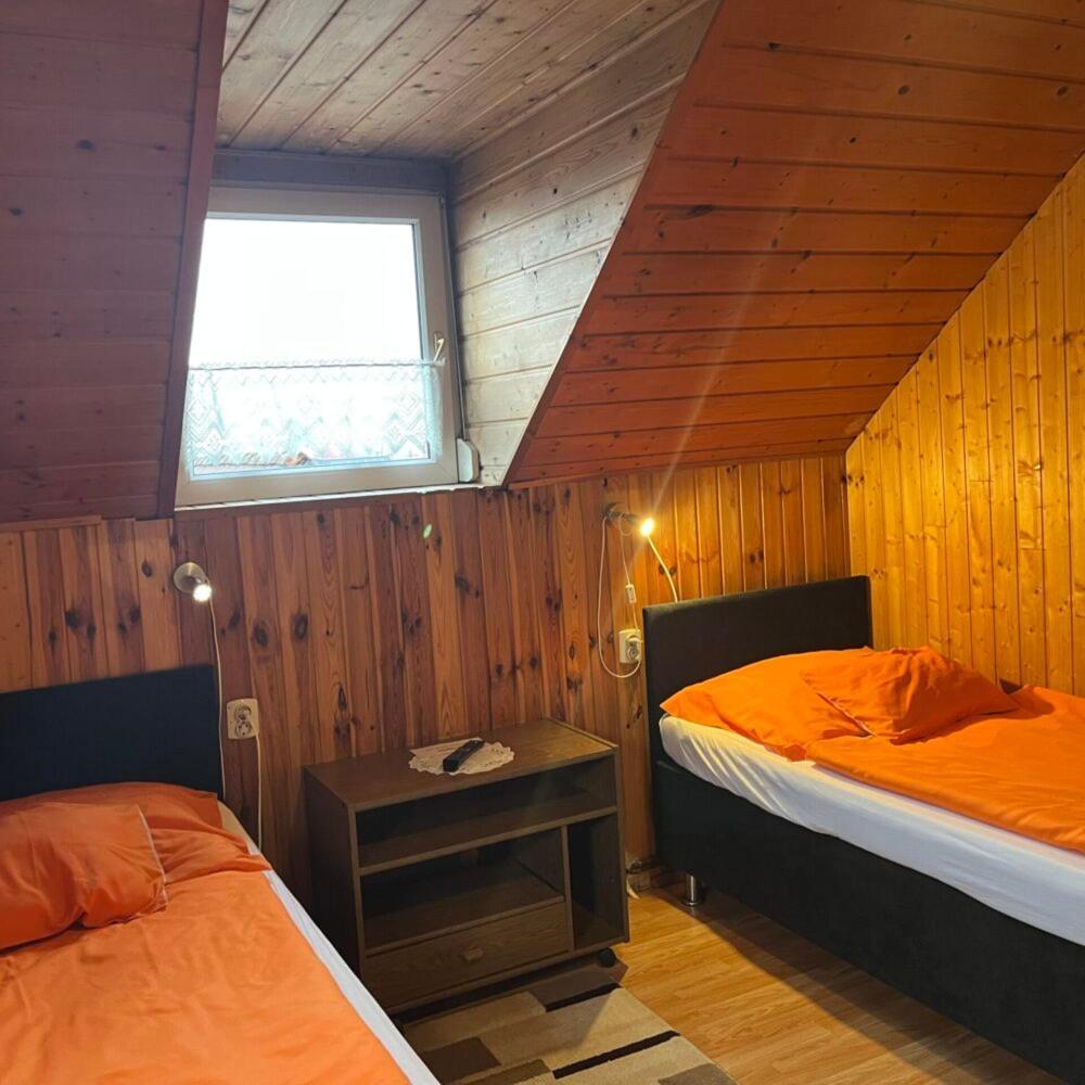 Bed and Breakfast Lenzl's Panzió Szigetvár Exterior foto