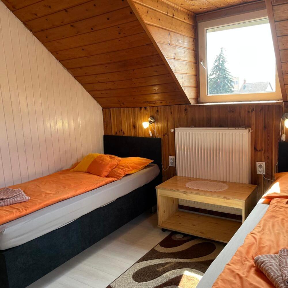 Bed and Breakfast Lenzl's Panzió Szigetvár Exterior foto